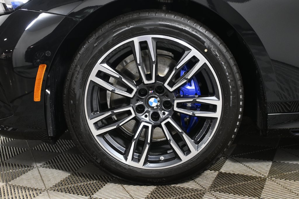 Used 2026 BMW 530i xDrive w/ M Sport Package AWD/4WD image 12