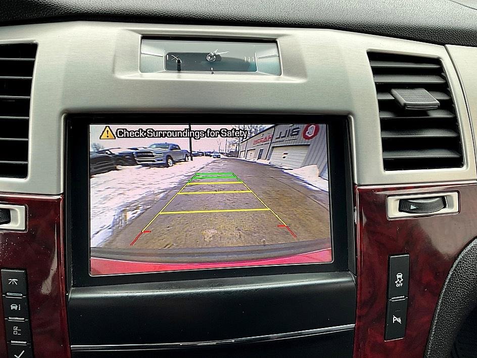 Used 2014 Cadillac Escalade Luxury image 20