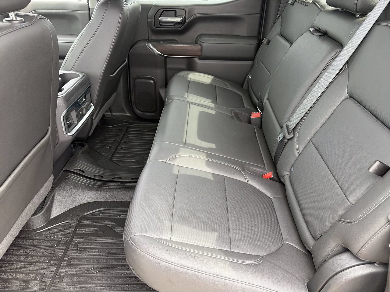 Used 2021 GMC Sierra 1500 SLT w/ SLT Premium Package AWD/4WD image 16