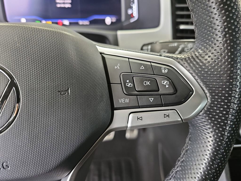 Used 2022 Volkswagen Atlas Cross Sport SEL R-Line AWD/4WD image 18