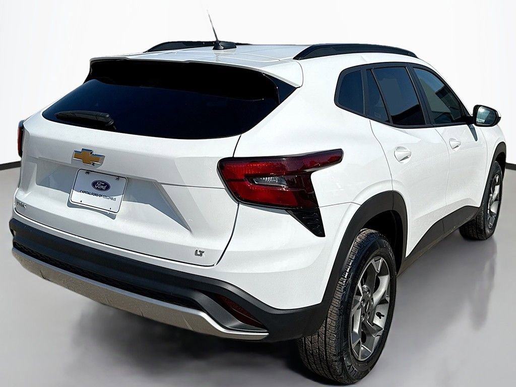 Used 2024 Chevrolet Trax LT image 7