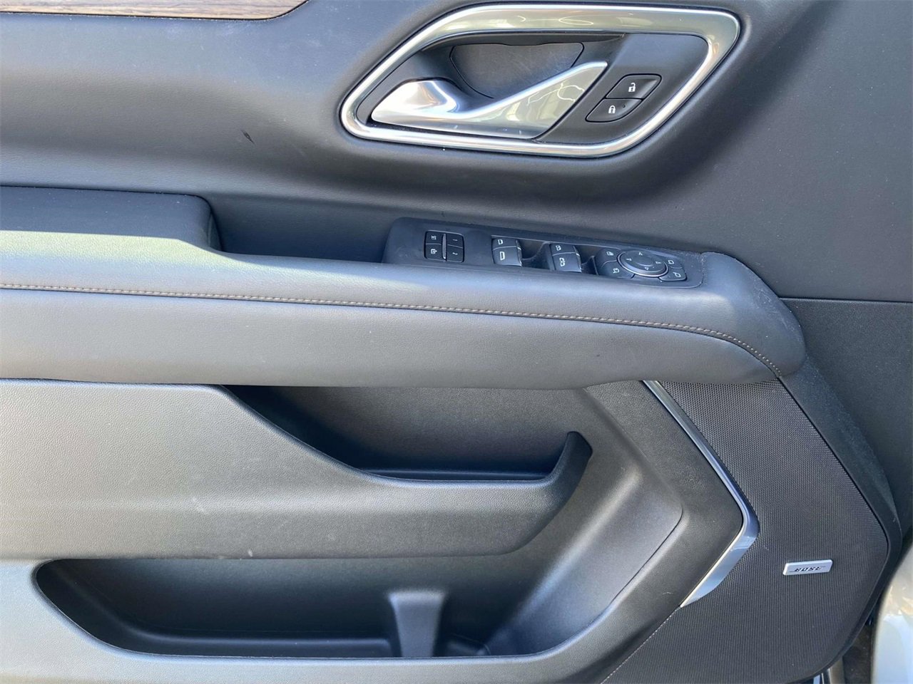 Used 2024 Chevrolet Suburban High Country w/ Advanced Technology Package image 19