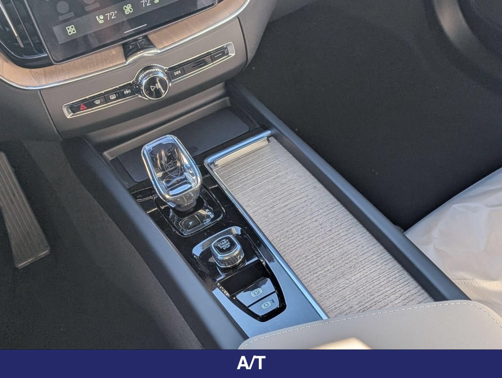New 2026 Volvo XC60 T8 Plus w/ Protection Package Premier AWD/4WD image 19