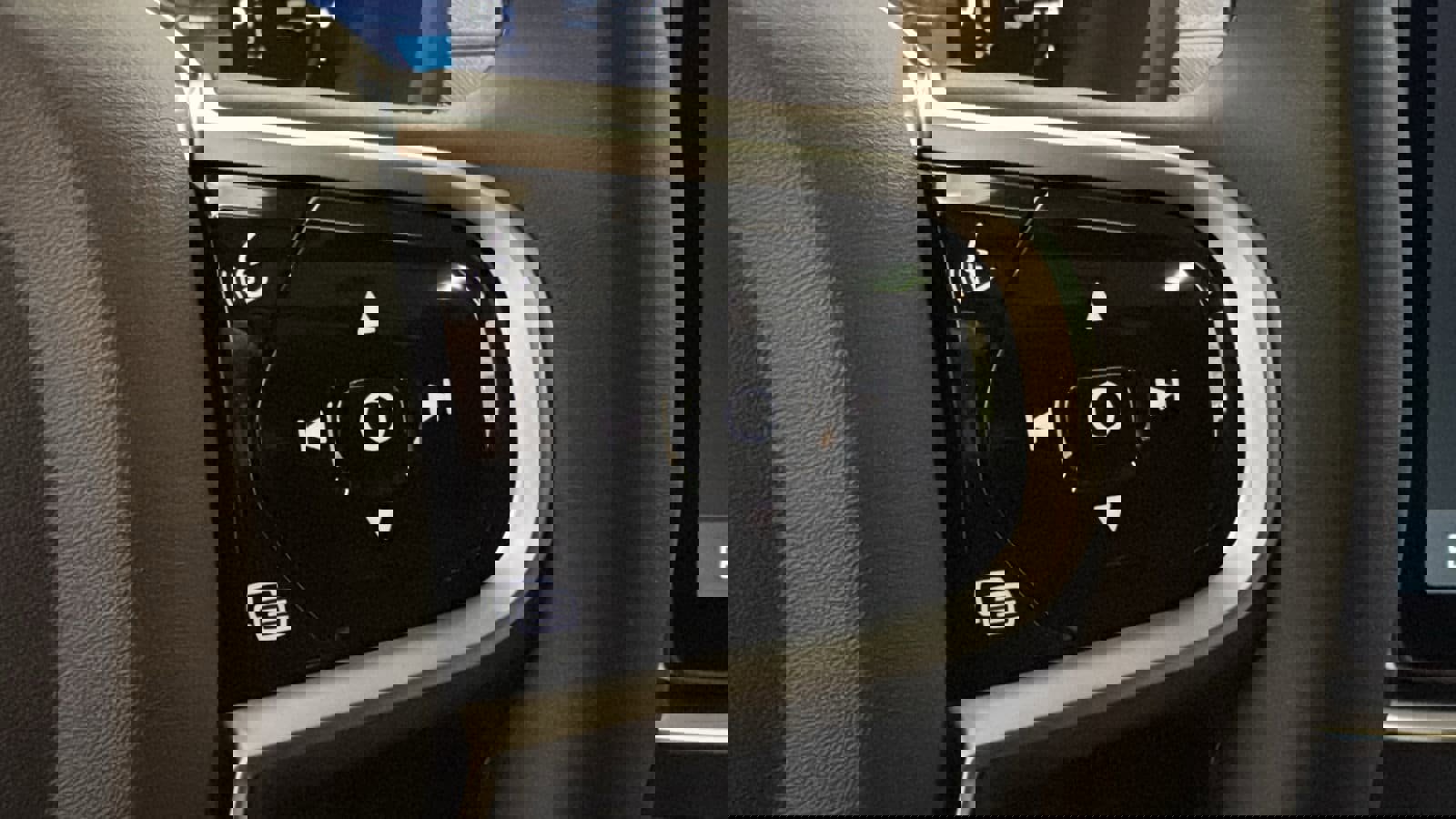 New 2026 Volvo XC90 T8 Plus w/ Protection Package Premier image 14