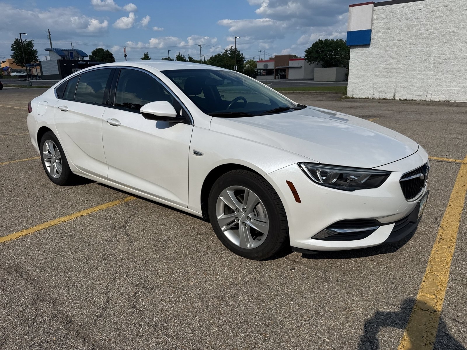 Used 2019 Buick Regal Preferred w/ Sights and Sounds Package FWD image 12