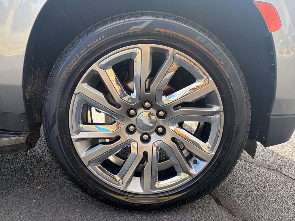 Used 2021 Chevrolet Suburban LT w/ Rear Media and Nav Package image 9