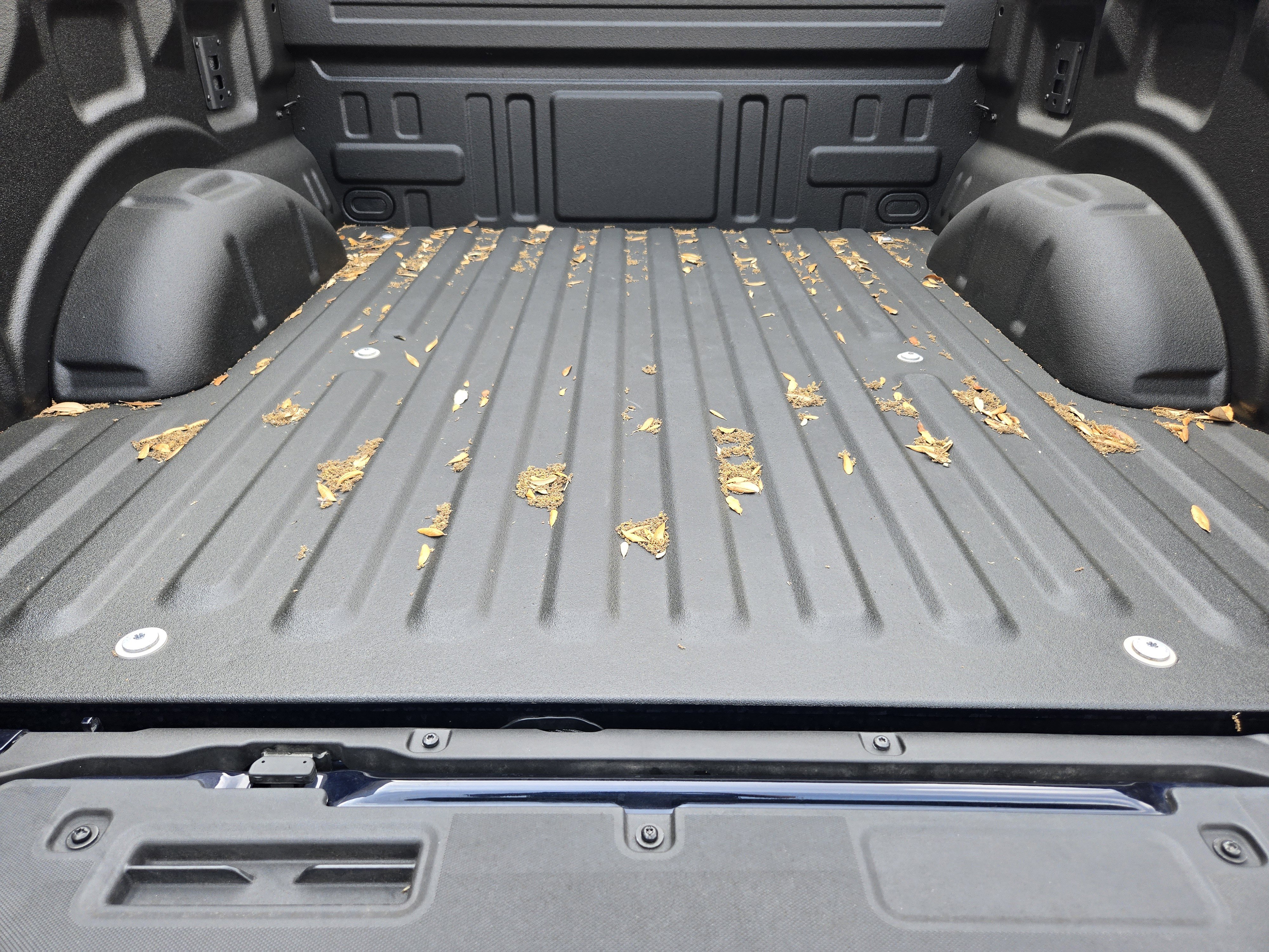 Used 2025 Ford F150 Lariat w/ Equipment Group 501A Mid image 23