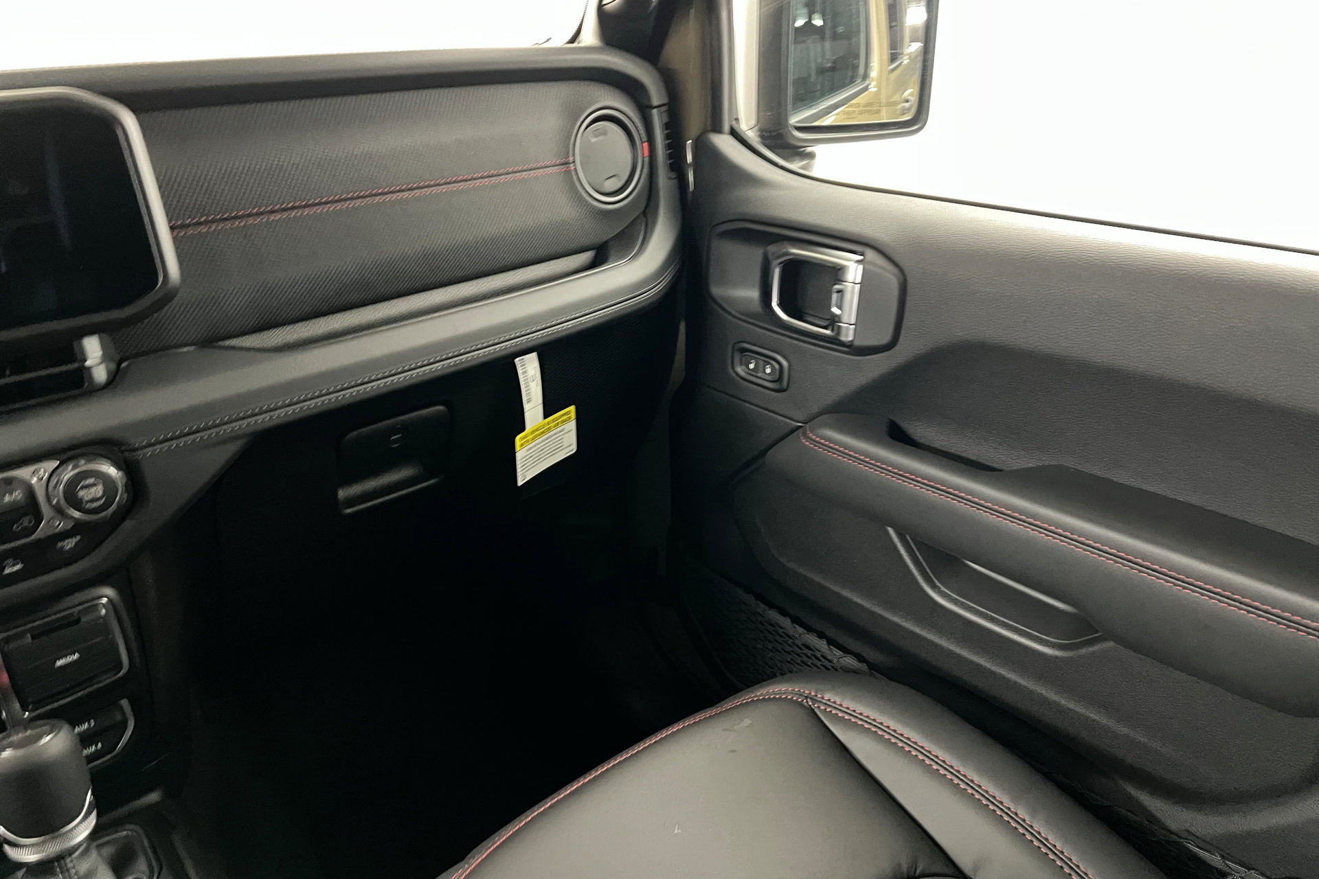 New 2025 Jeep Gladiator Rubicon AWD/4WD image 10