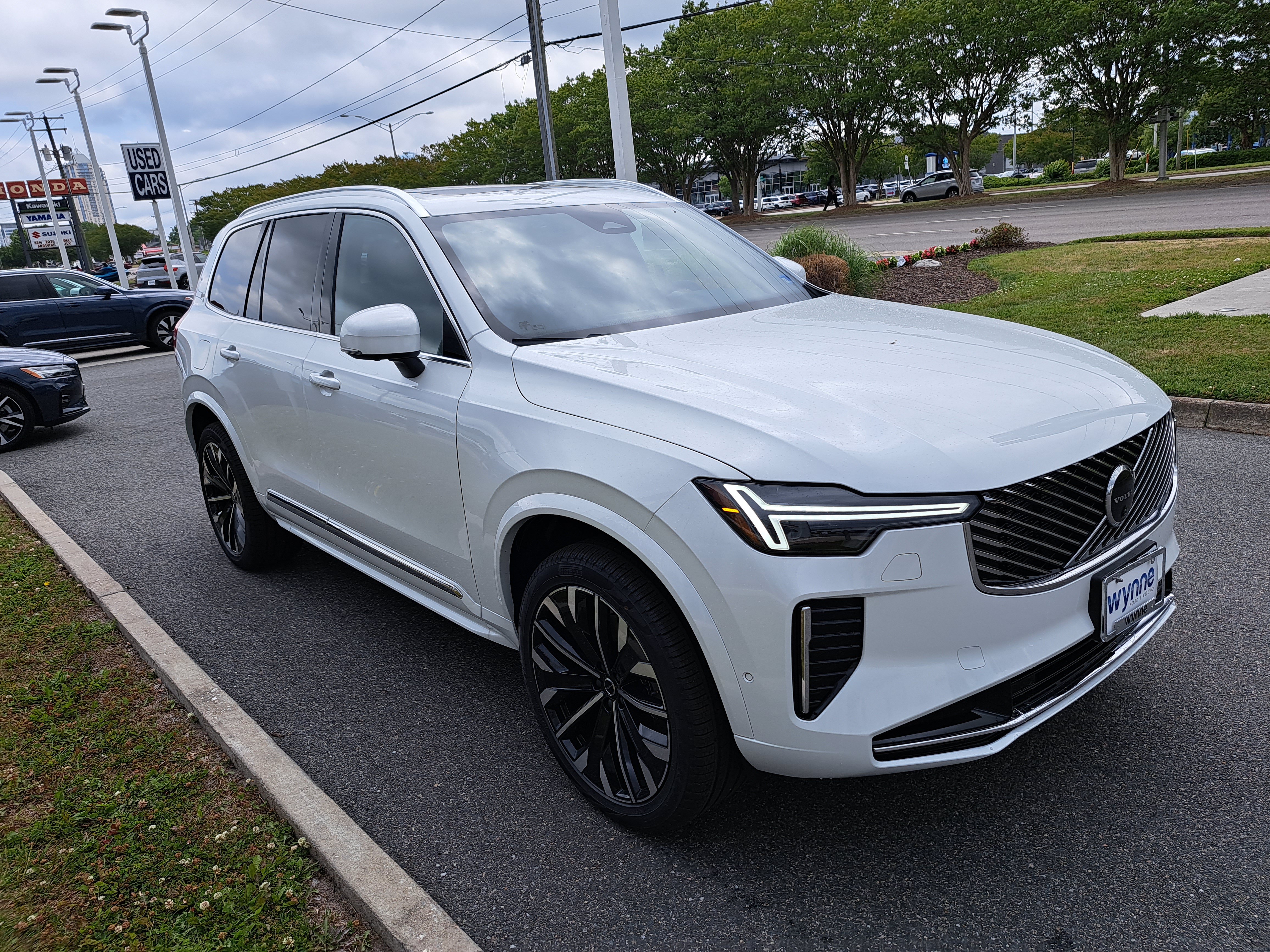New 2026 Volvo XC90 B6 Plus AWD/4WD image 2
