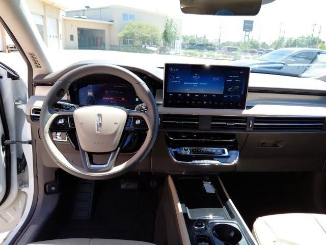 Used 2023 Lincoln Corsair FWD w/ Equipment Group 101A image 22
