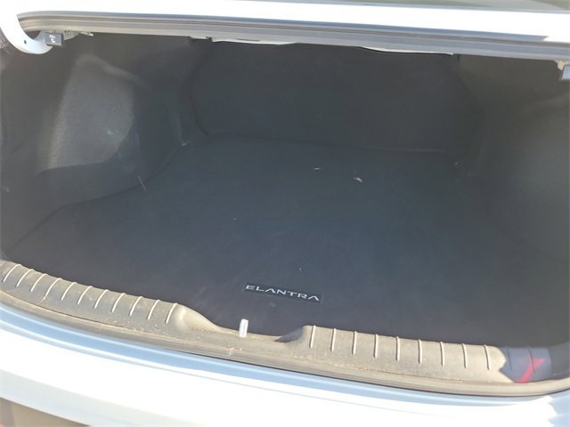 Certified 2025 Hyundai Elantra SE image 20