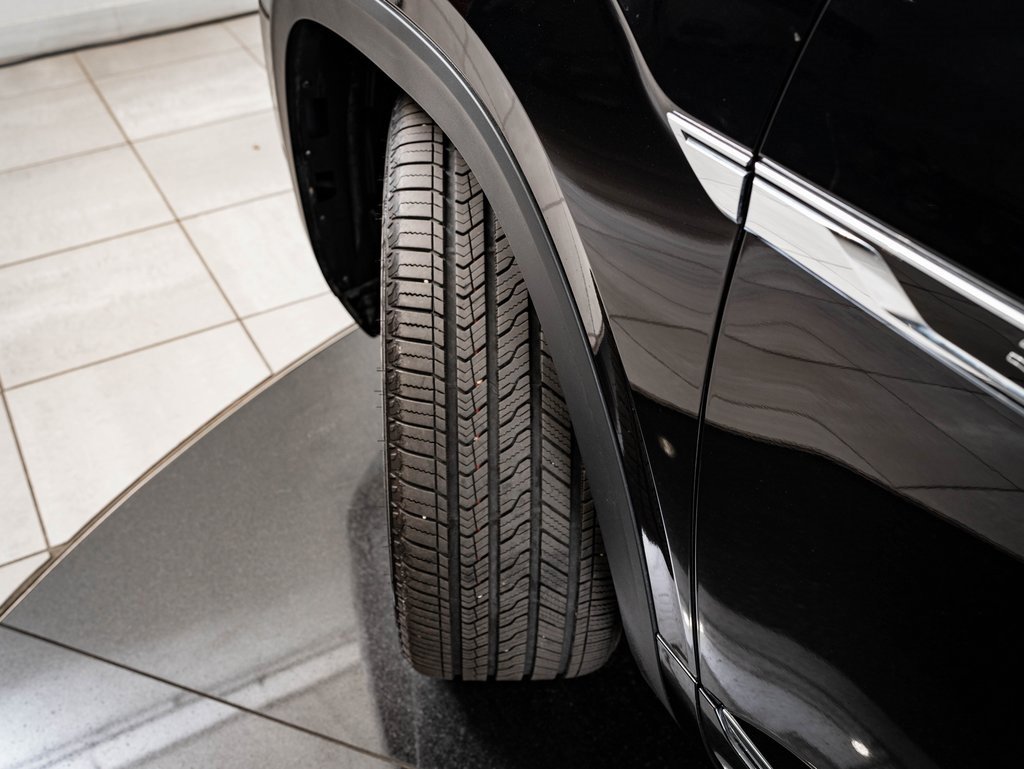 Used 2025 Volkswagen Atlas SEL Premium R-Line image 52