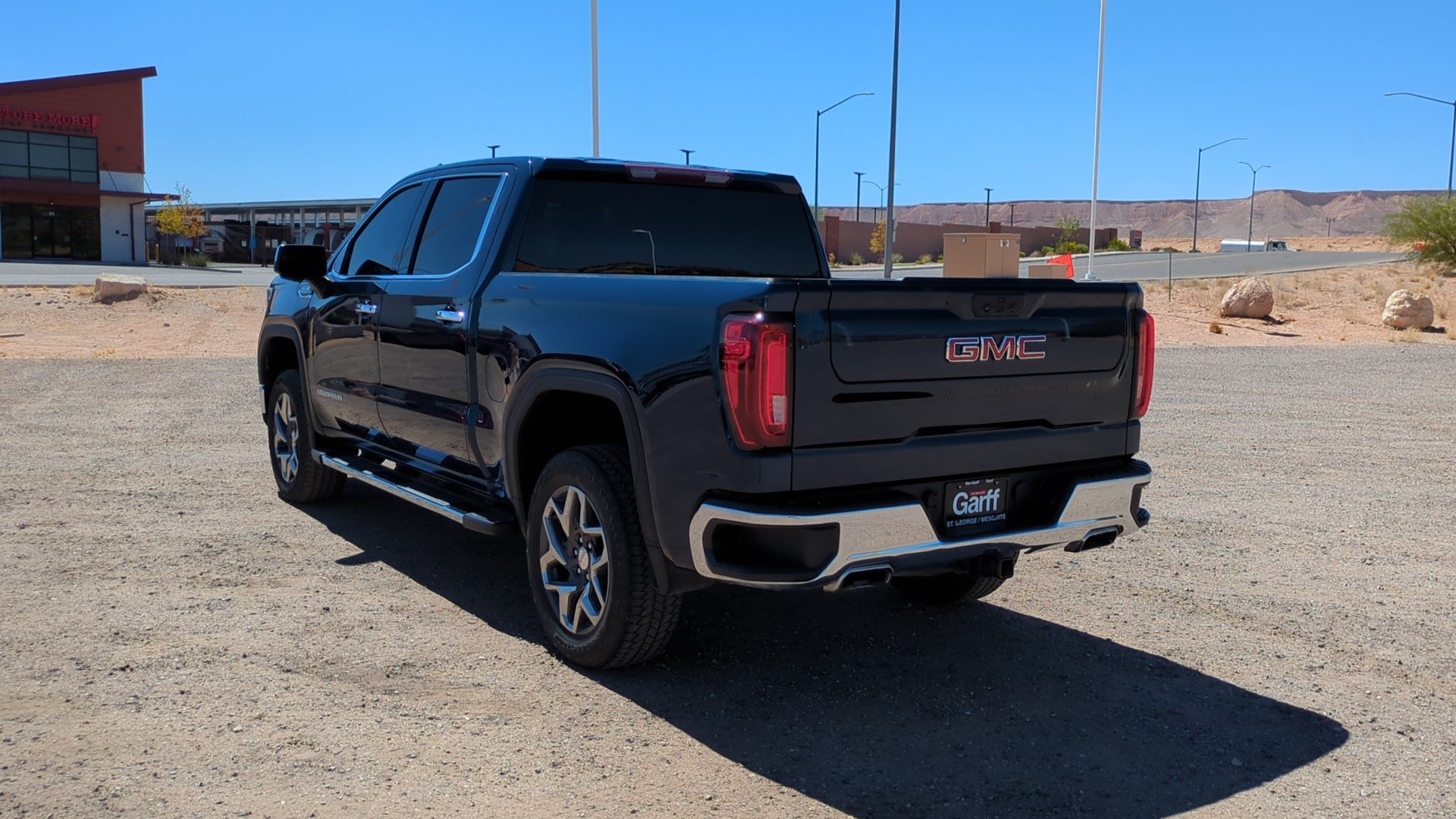 Used 2023 GMC Sierra 1500 SLT w/ SLT Premium Package AWD/4WD image 5
