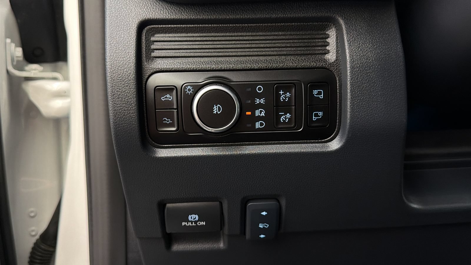 Used 2026 Ford F250 Platinum AWD/4WD image 32