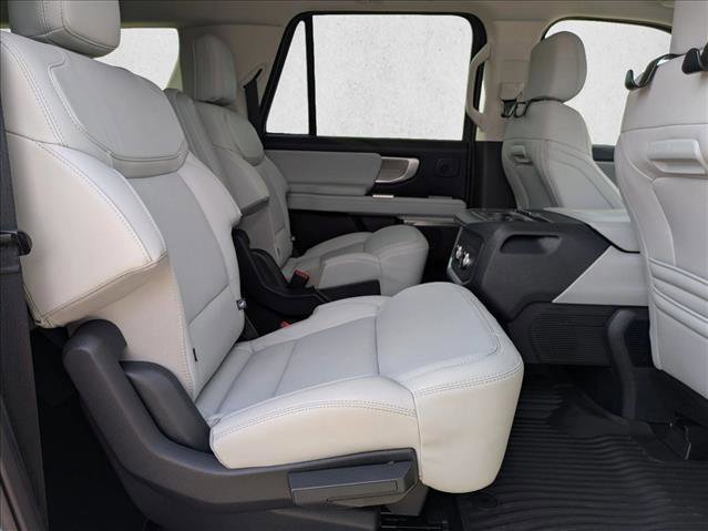Used 2025 Ford Expedition Max Platinum w/ Driver's Package image 21