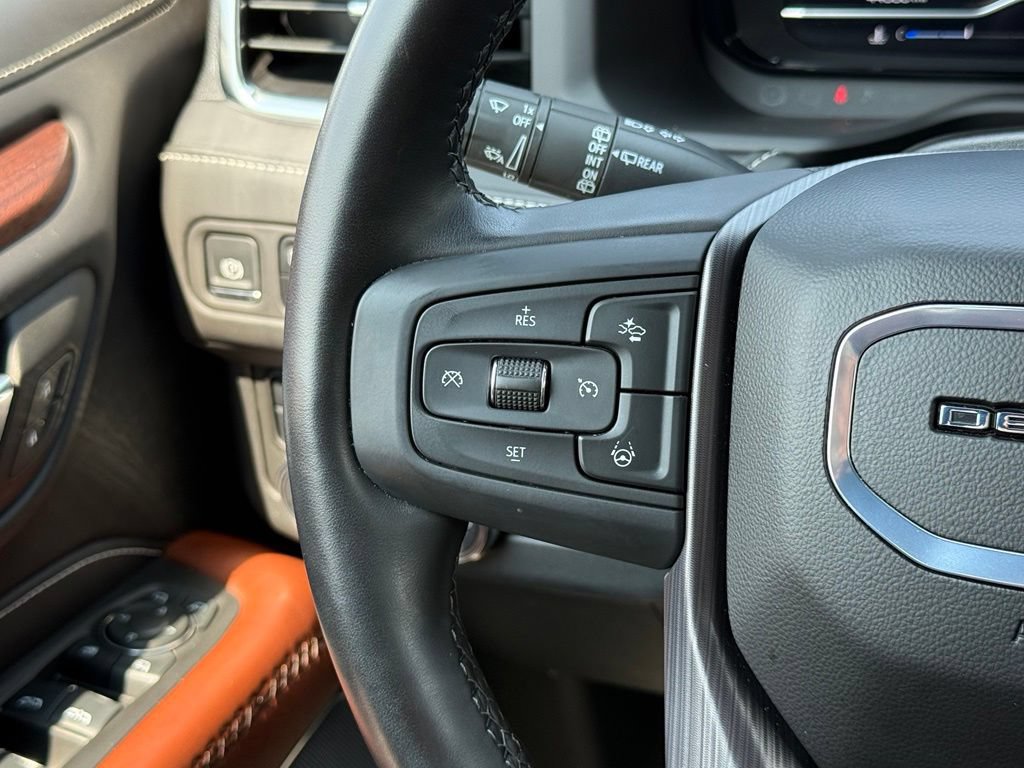 Used 2024 GMC Yukon Denali Ultimate AWD/4WD image 27