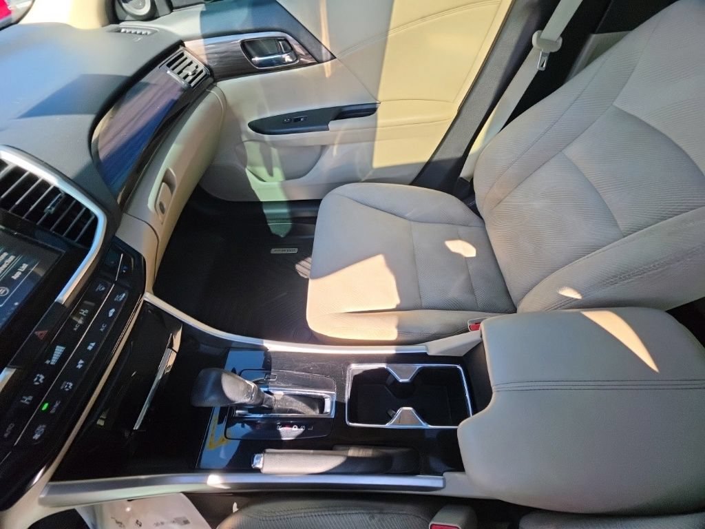 Used 2016 Honda Accord EX image 23