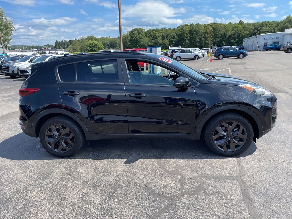 Used 2022 Kia Sportage Nightfall Edition image 13