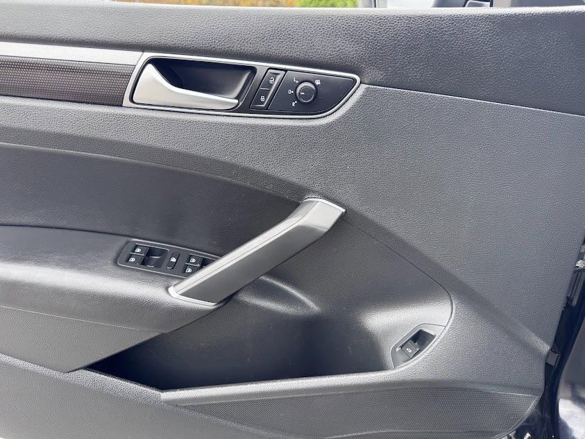 Used 2018 Volkswagen Passat 3.6 image 6