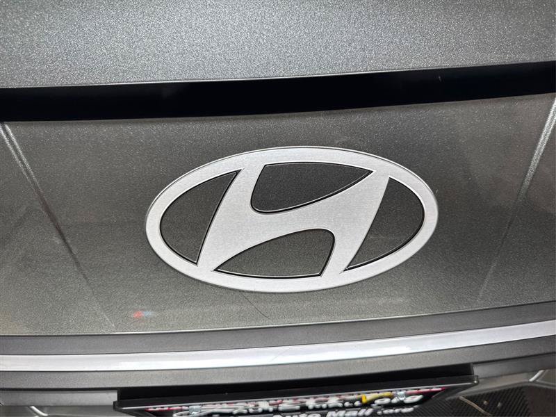 Used 2024 Hyundai Elantra Blue FWD image 23
