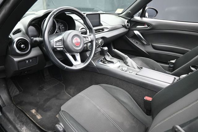 Used 2018 FIAT 124 Spider Classica w/ Technology Group RWD image 11
