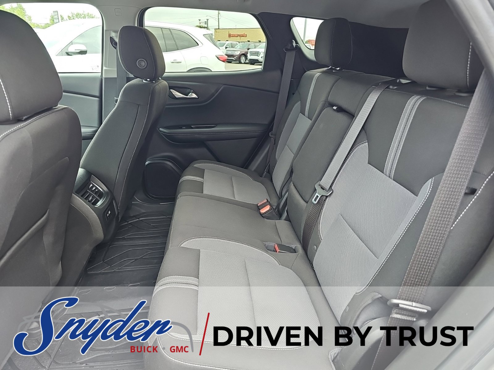 Used 2024 Chevrolet Blazer LT w/ Convenience Package FWD image 23
