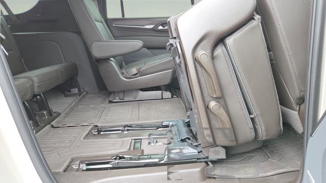Used 2023 GMC Yukon XL Denali w/ LPO, Floor Liner Package RWD image 22