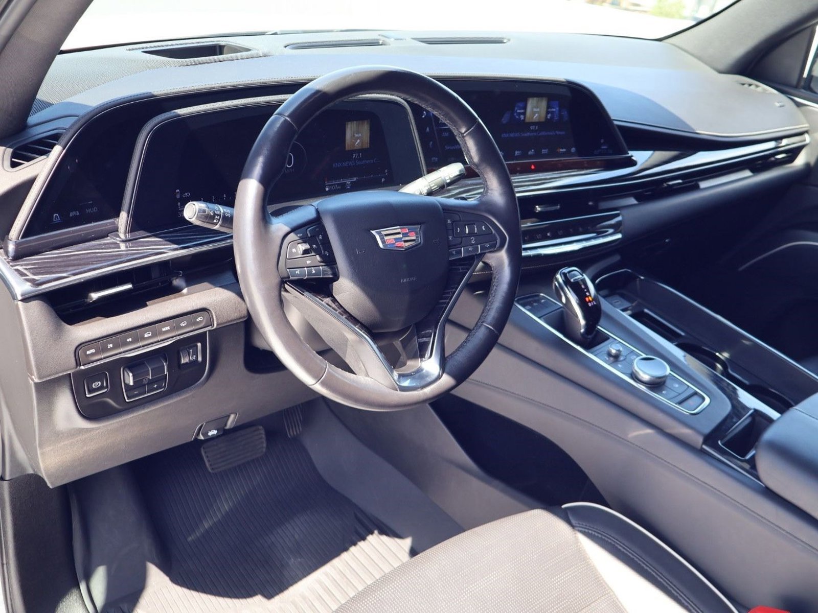 Used 2022 Cadillac Escalade Sport w/ Touring Package AWD/4WD image 4
