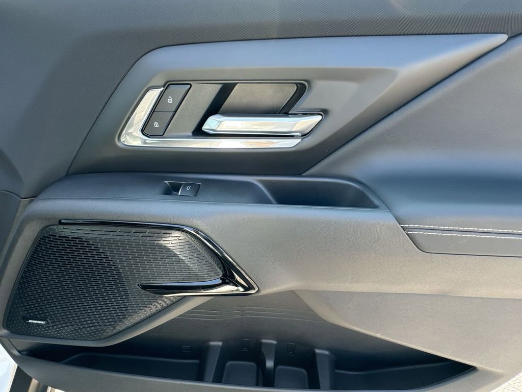 Used 2025 Chevrolet Silverado EV LT image 31