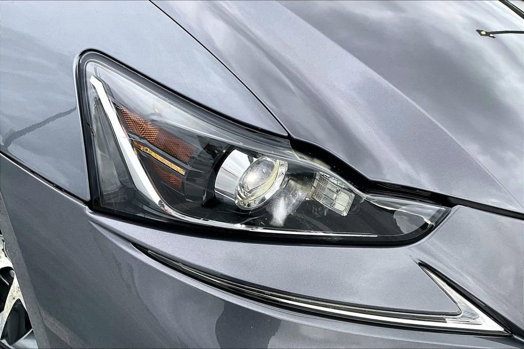 Used 2019 Lexus IS 300 image 31