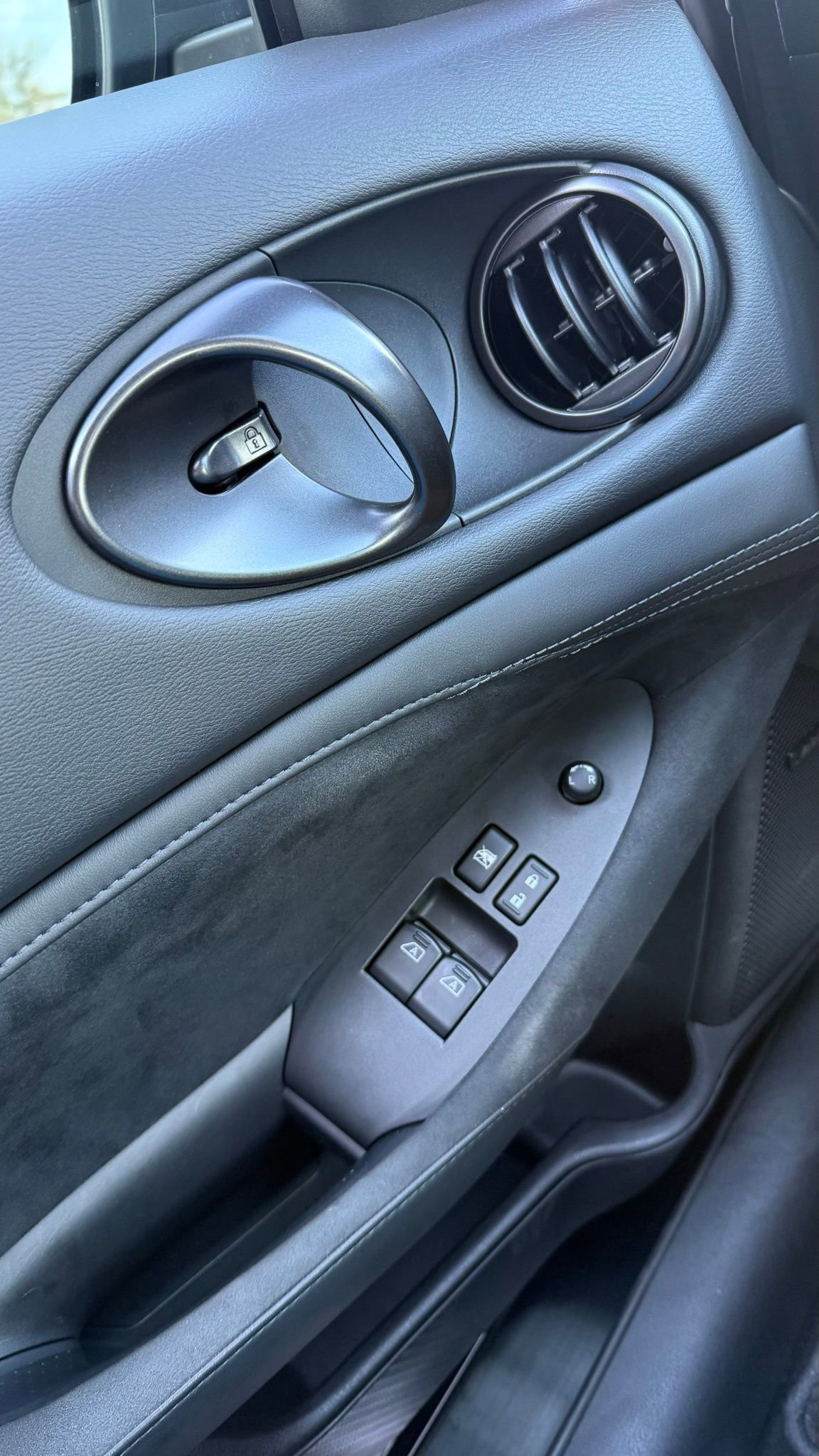 Used 2024 Nissan Z Performance w/ Floor Mat Package image 30