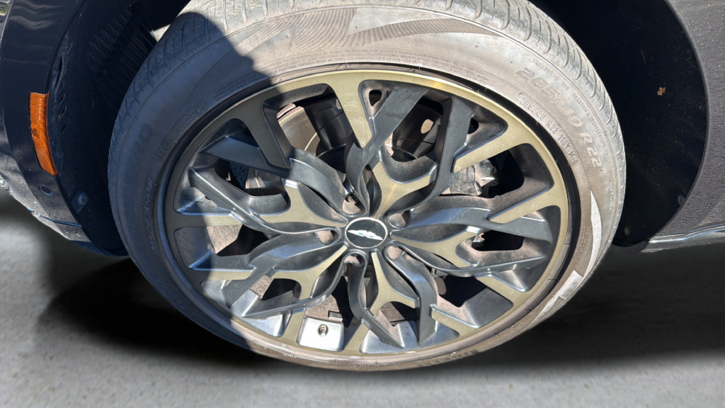 Used 2021 Aston Martin DBX AWD/4WD image 10