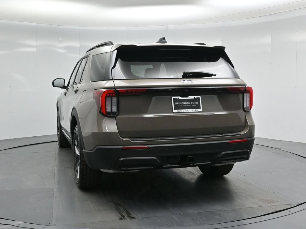 New 2026 Ford Explorer ST-Line w/ ST-Line Street Pack RWD image 32