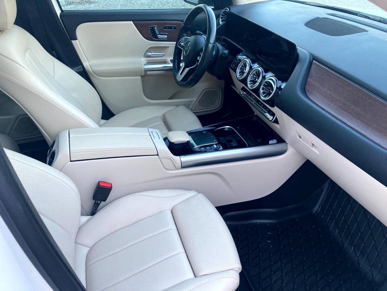 Used 2022 Mercedes-Benz GLA 250 4MATIC image 15
