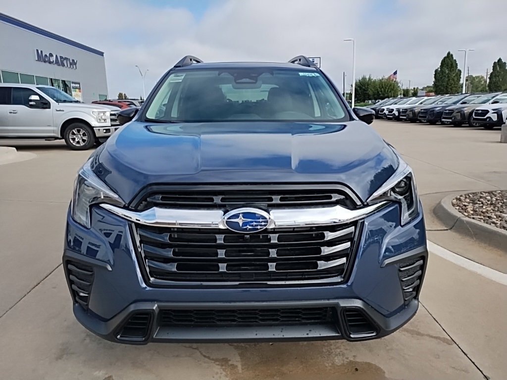 New 2025 Subaru Ascent Limited image 3