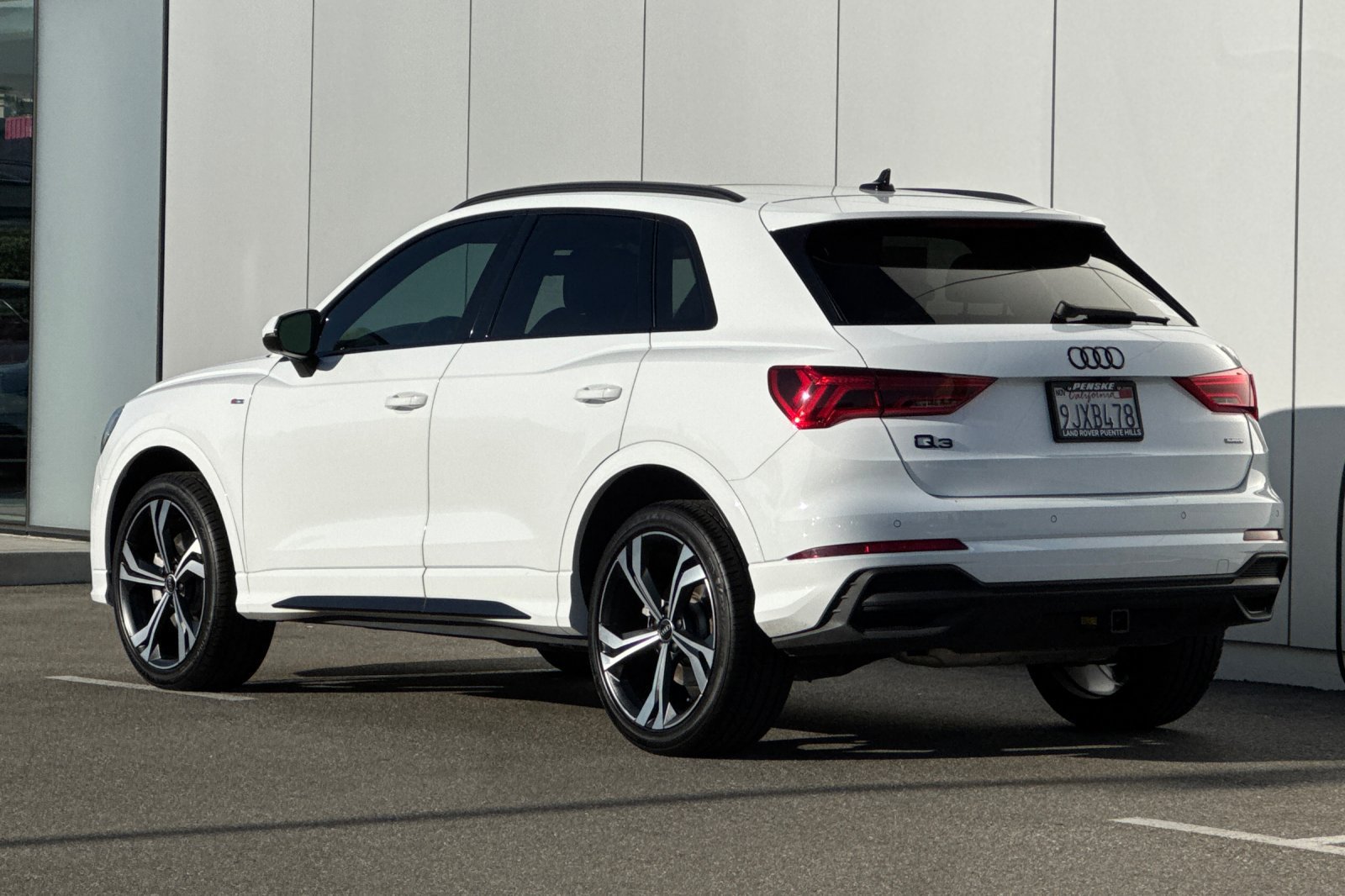 Used 2024 Audi Q3 2.0T Premium Plus w/ Premium Plus Package AWD/4WD image 3