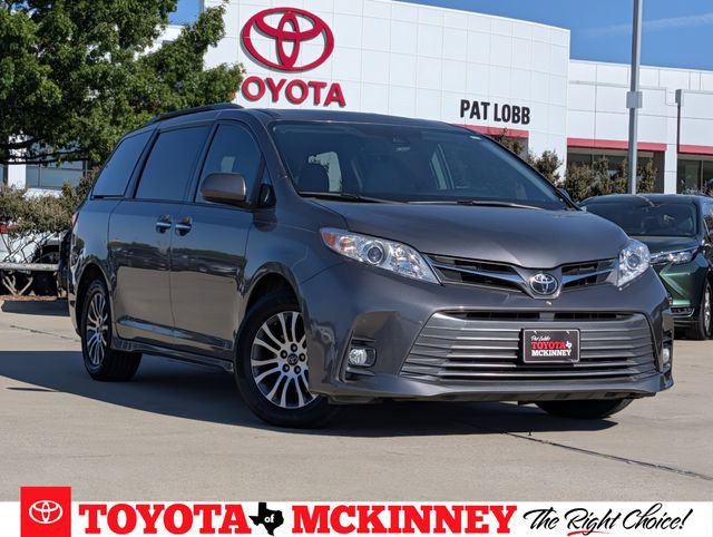 Used 2019 Toyota Sienna XLE w/ XLE Navigation Package FWD image 1