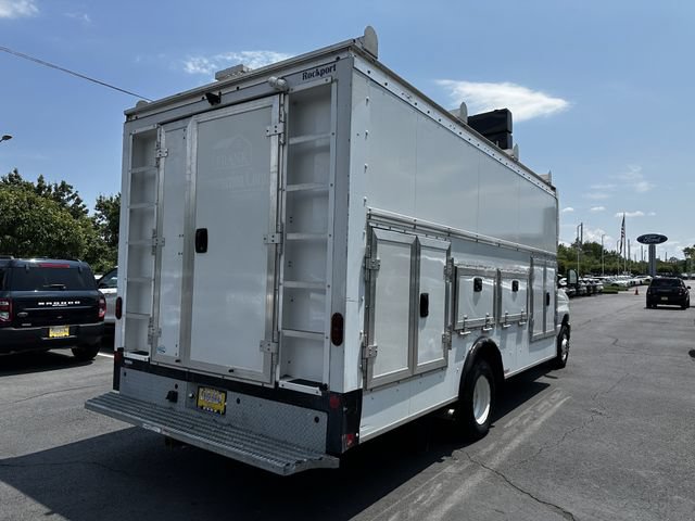 Certified 2024 Ford E-450 and Econoline 450 Super Duty w/ Power Windows & Locks Group RWD image 5
