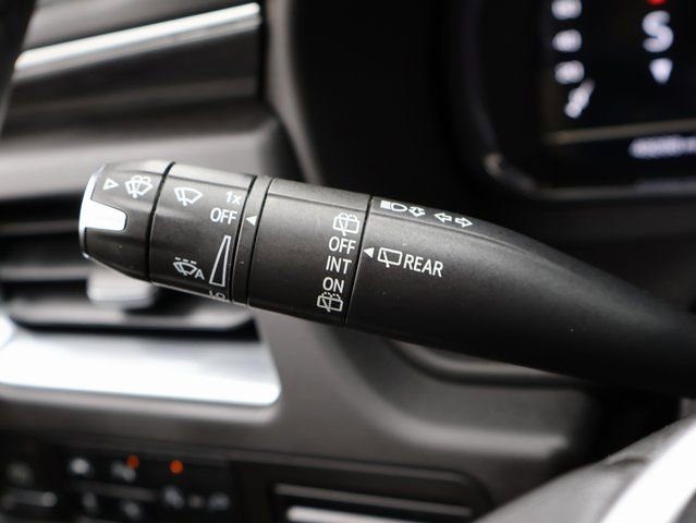 Used 2022 GMC Yukon SLT w/ SLT Premium Package image 42