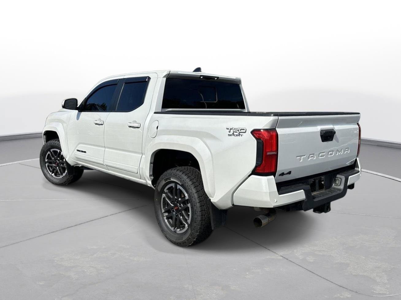 Used 2024 Toyota Tacoma TRD Sport w/ TRD Sport Upgrade Package AWD/4WD image 8