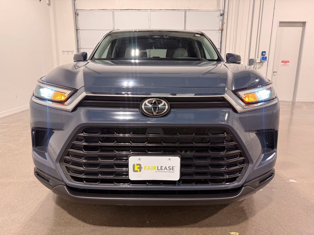 Used 2024 Toyota Grand Highlander AWD image 2