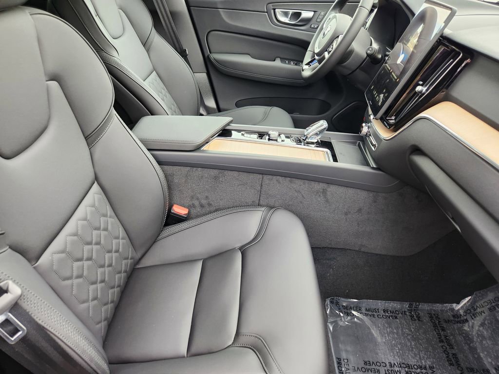 New 2026 Volvo XC60 B5 Core image 4