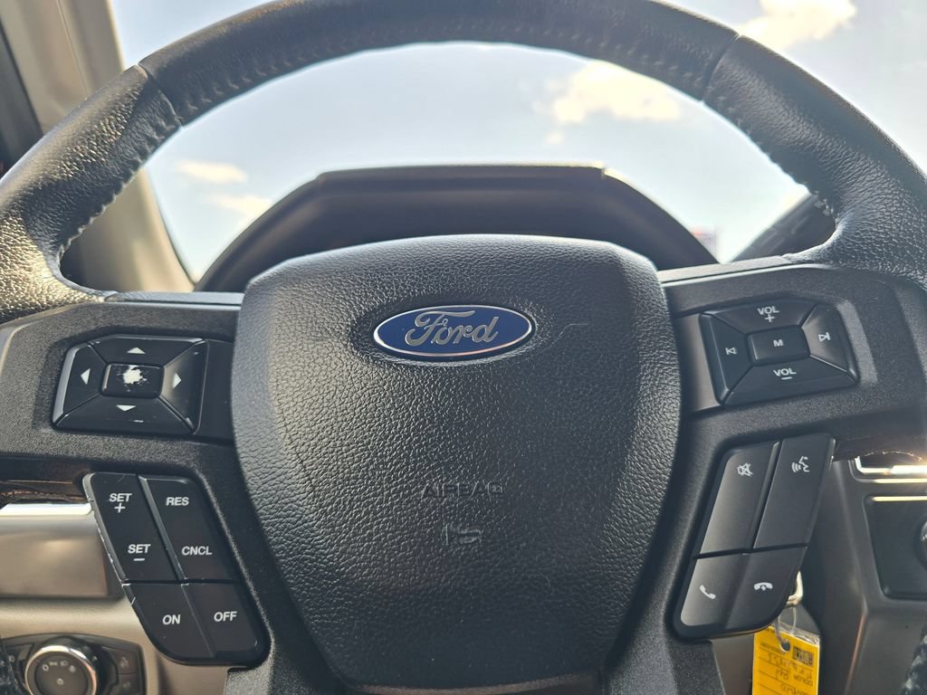 Used 2015 Ford F150 XLT w/ Equipment Group 302A Luxury AWD/4WD image 21