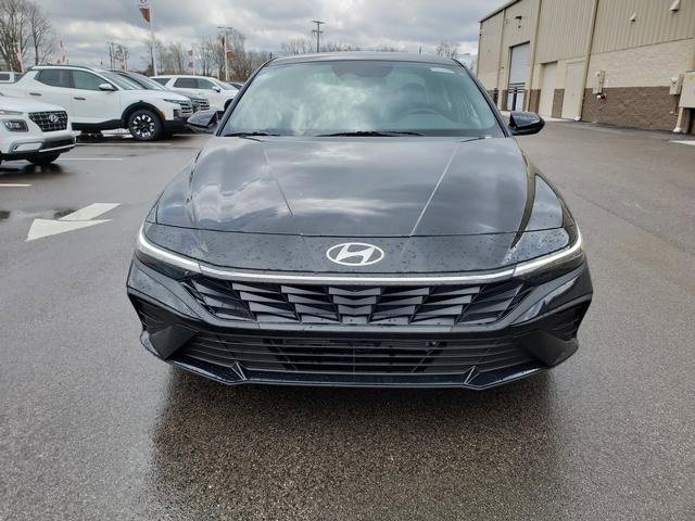 New 2025 Hyundai Elantra SEL image 2