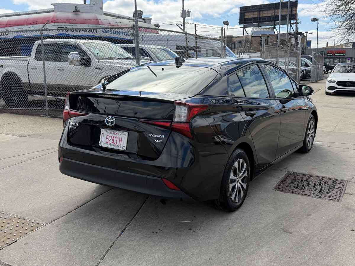 Used 2021 Toyota Prius XLE image 5