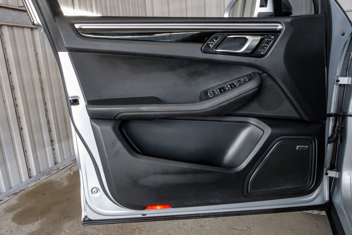 Used 2018 Porsche Macan Sport Edition image 44