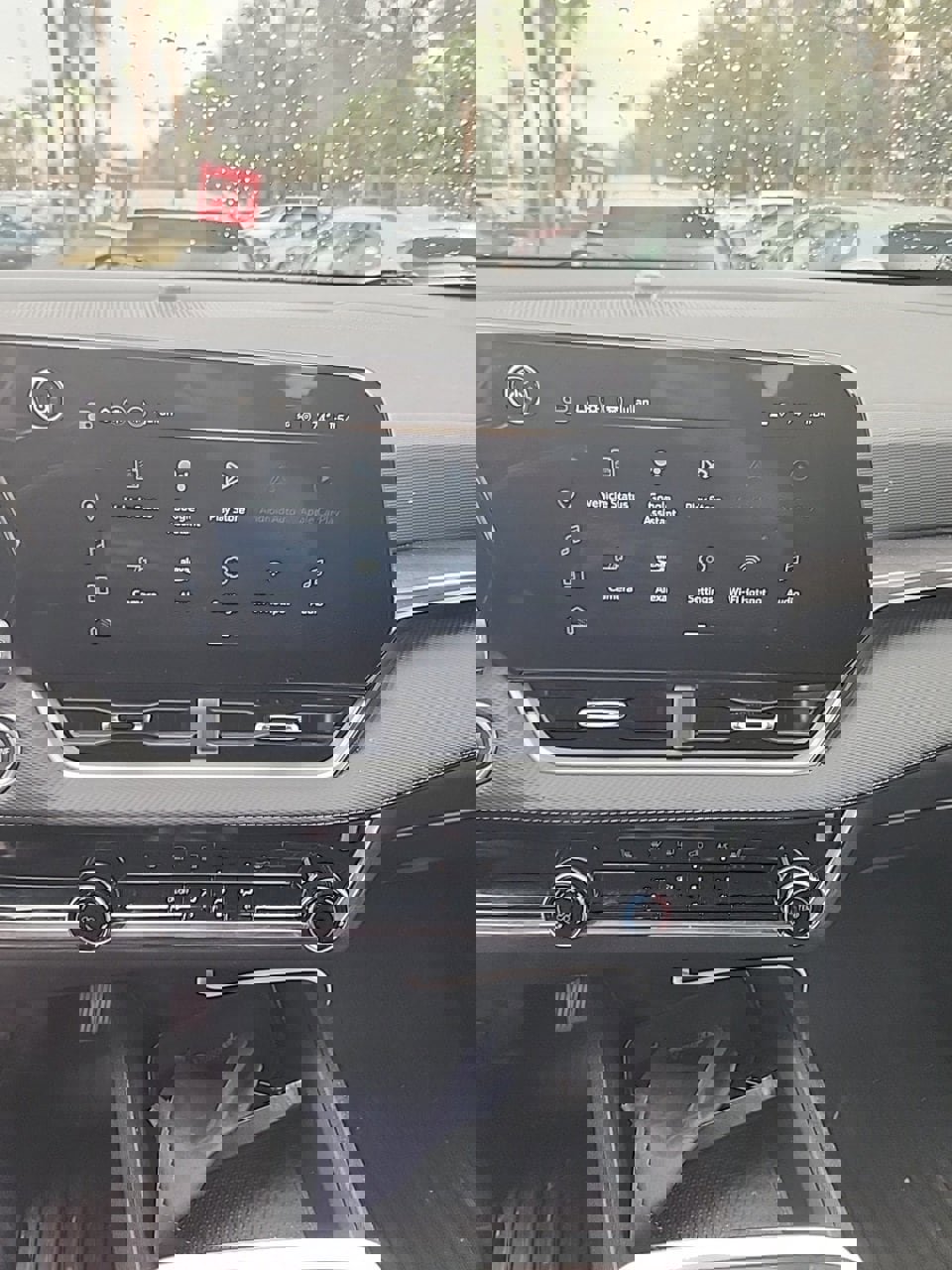 Used 2025 Chevrolet Equinox LT w/ Safety and Technology Package image 2