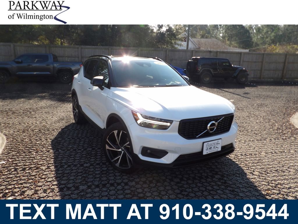 Used 2021 Volvo XC40 T5 R-Design w/ Protection Package Premier image 1