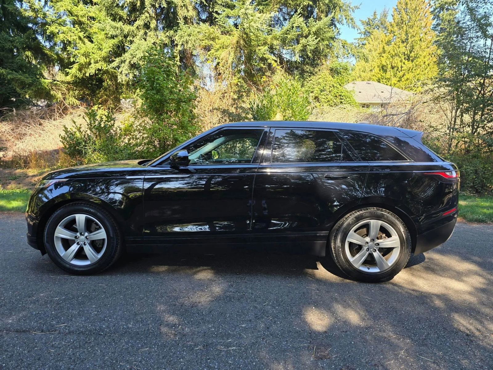 Used 2018 Land Rover Range Rover Velar S image 8