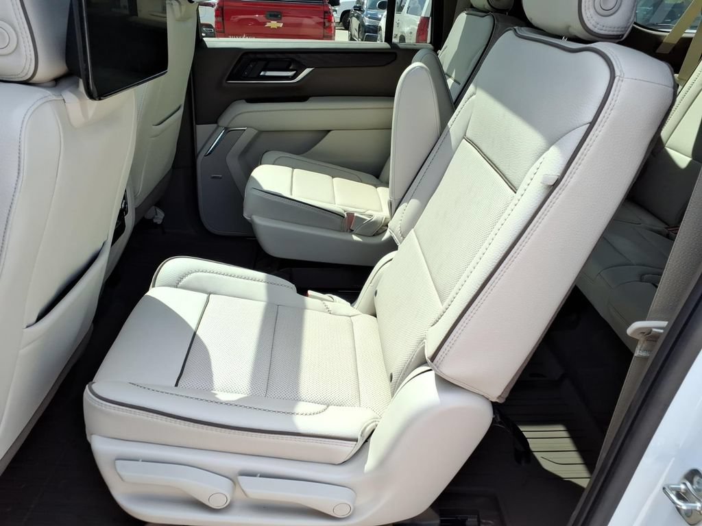 Used 2026 GMC Yukon XL Denali w/ Denali Reserve Package RWD image 14